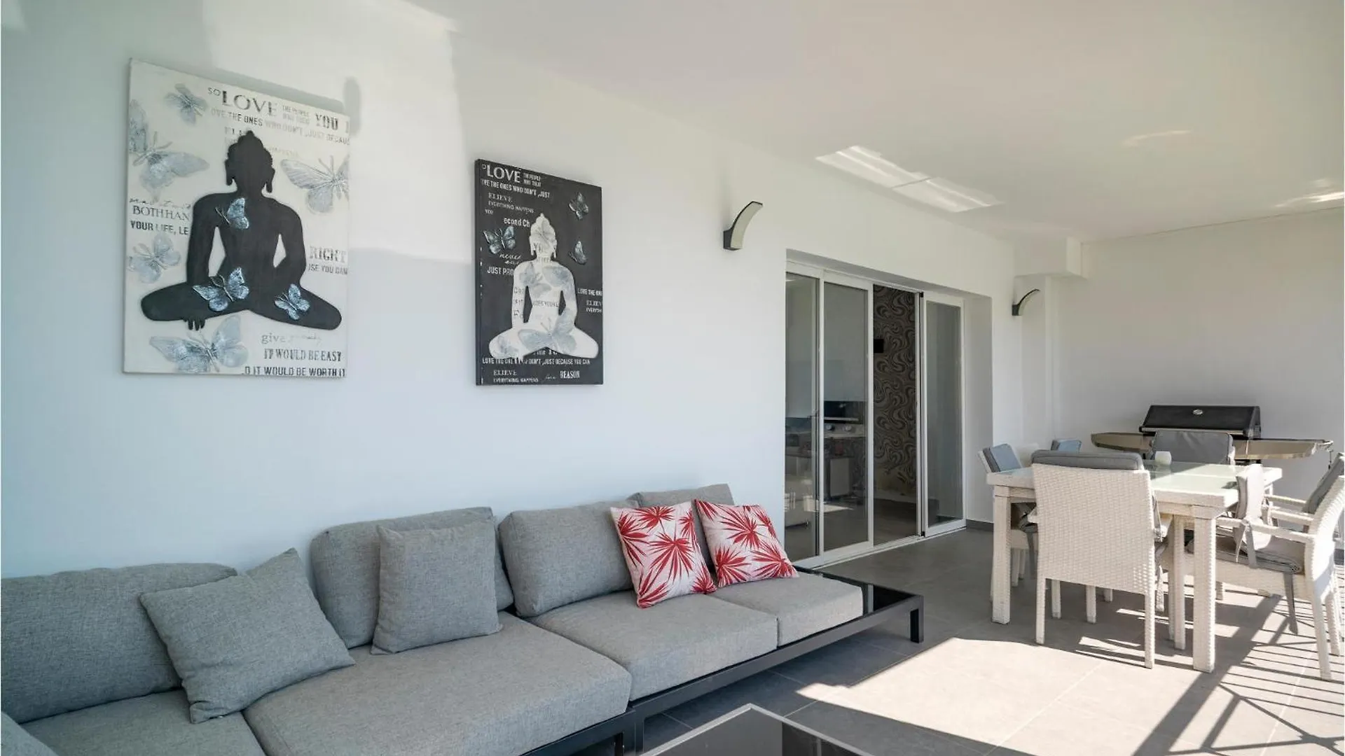 Semesterbostad Lovely Home In Marbella With Swimming Pool